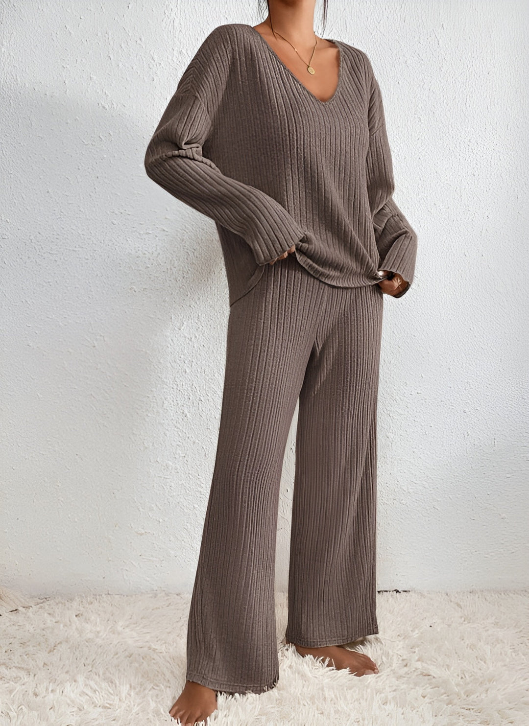 Isla™ | Ribbed V-neck sweater set