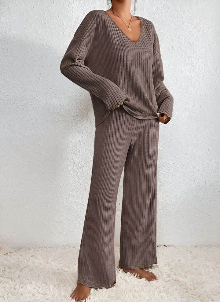 Isla™ | Ribbed V-neck sweater set